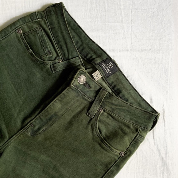 Green Jeans - Picture 3 of 8